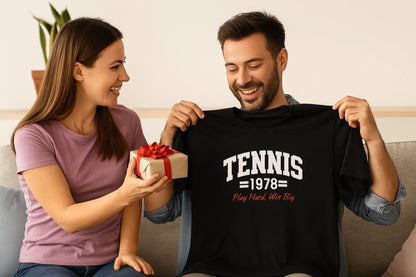 Geschenk und überraschtes Lächeln